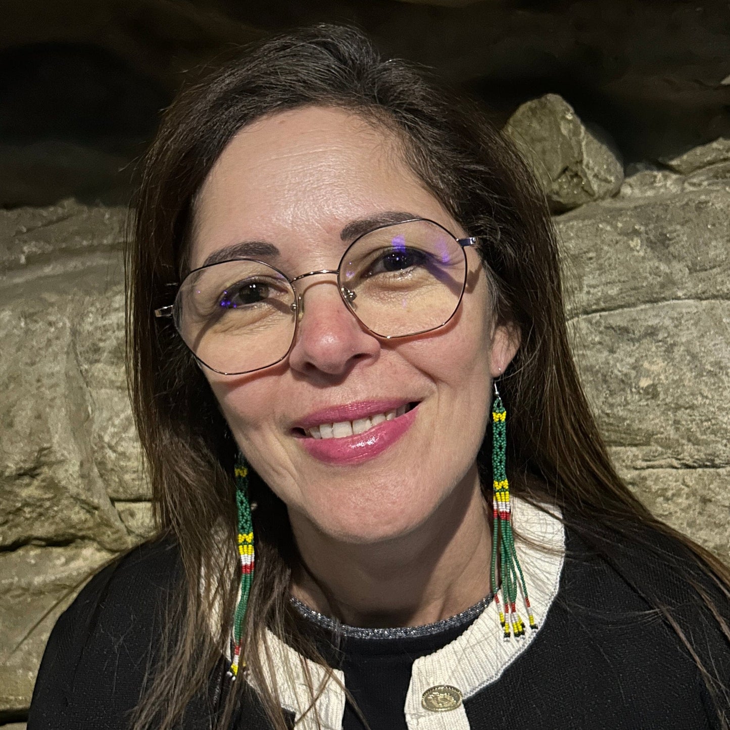 Boucles d'oreilles en perles de verre (Miçanga) - vert et jaune - Ethnie Tapirapé Boucles d'oreilles Ethnie Tapirapé, localisée dans le Parc Indigène du Xingu dans l' état du Mato Grosso au Centre-Ouest du Brésil. 