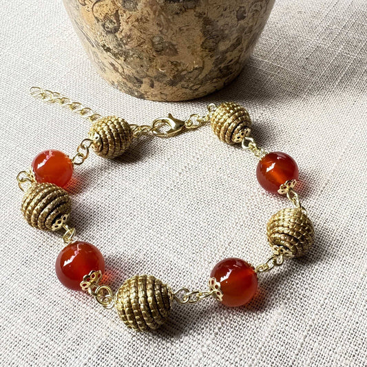 Bracelet Capim Dourado - boules et pierres naturelles Agate Cornaline Bracelet Artisan local travaillant le Capim Dourado dans l'état du Tocantins au centre-est du Brésil 