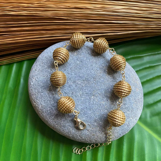 Bracelet Capim Dourado grosses boules Bracelet Artisan local travaillant le Capim Dourado dans l'état du Tocantins au centre-est du Brésil 