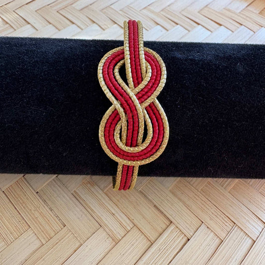Bracelet Capim Dourado tressé en huit - fibre buriti rouge Bracelet Artisan local travaillant le Capim Dourado dans l'état du Tocantins au centre-est du Brésil 
