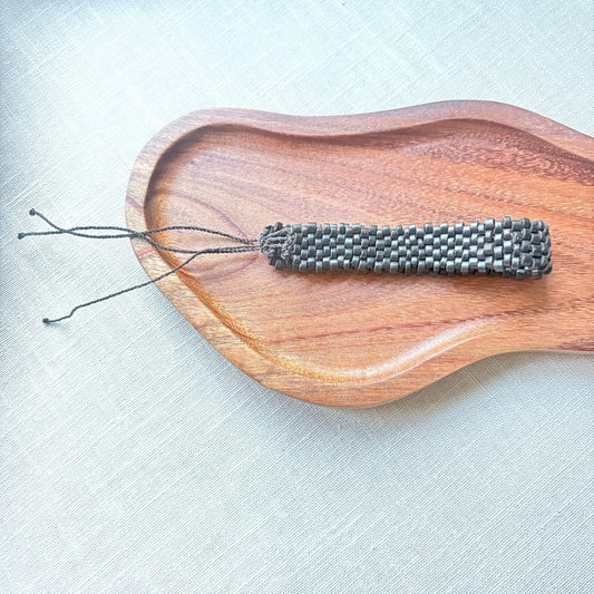 Bracelet de graines naturelles - Tucuma - Fin - Ethnie Marubo Bracelet Ethnie Marubo, localisée dans l'état d'Amazonas au nord du Brésil. 