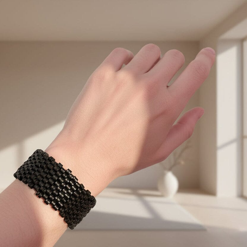 Bracelet de graines naturelles - Tucuma - Large - Ethnie Marubo Bracelet Ethnie Marubo, localisée dans l'état d'Amazonas au nord du Brésil. 