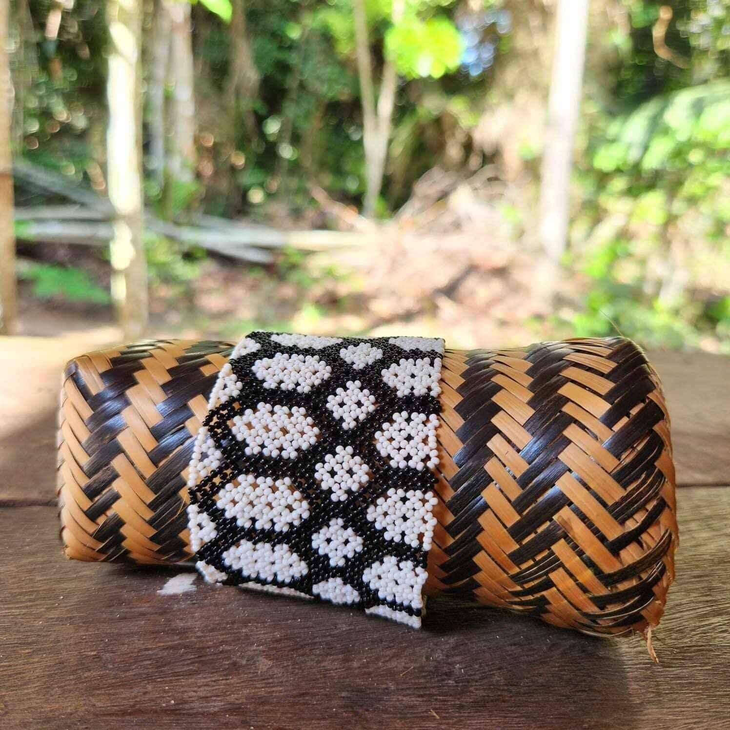 Bracelet en perles de verre (Miçanga) - grande taille - noir et blanc