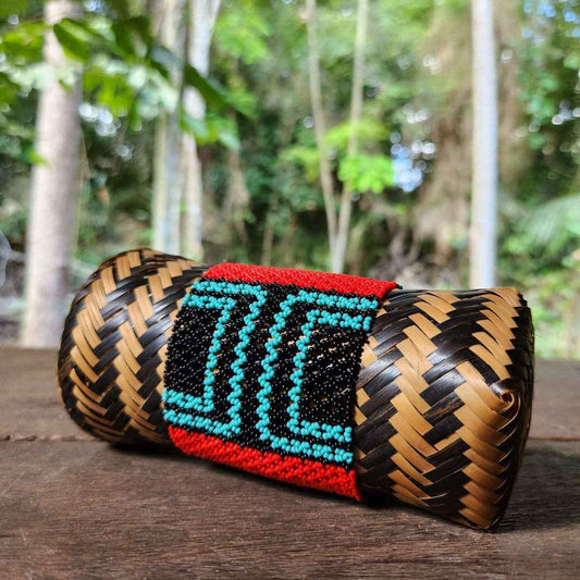 Bracelet en perles de verre (Miçanga) - moyenne taille - rouge bleu et noir