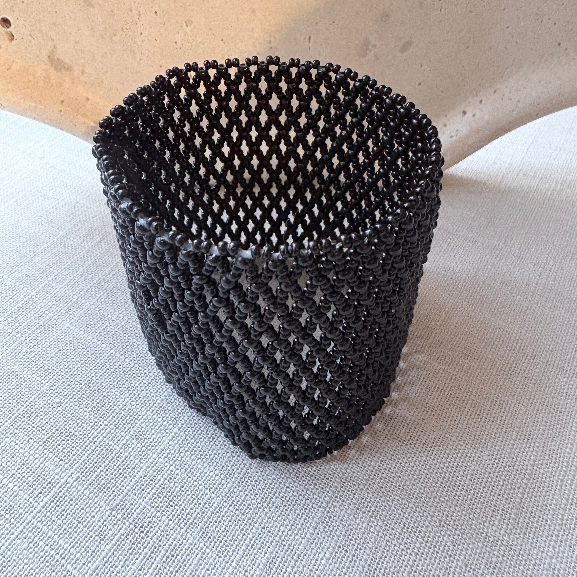 Bracelet en perles de verre - noir - Ethnie Marubo Bracelet Ethnie Marubo, localisée dans l'état d'Amazonas au nord du Brésil. 