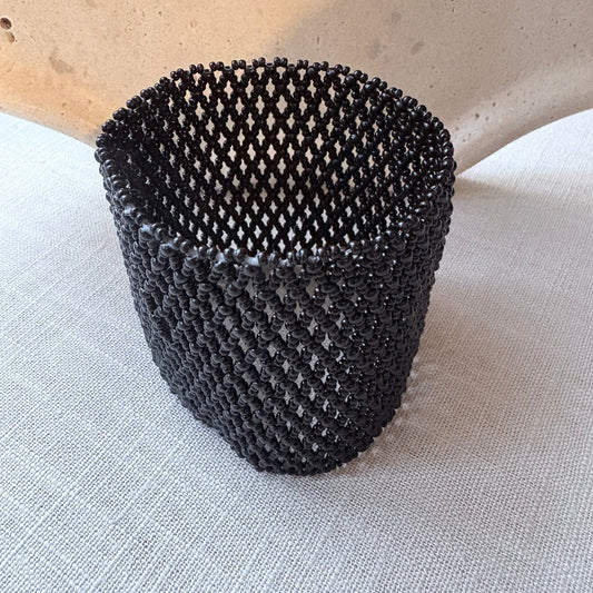 Bracelet en perles de verre - noir - Ethnie Marubo Bracelet Ethnie Marubo, localisée dans l'état d'Amazonas au nord du Brésil. 