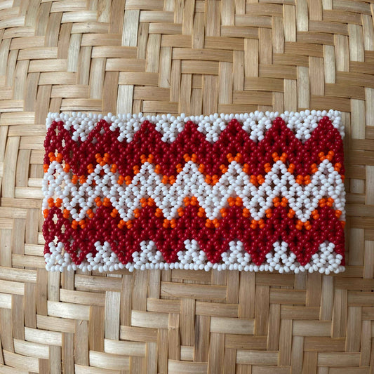 Bracelet Miçanga - petite taille - rouge blanc - Ethnie Kayapo Bracelet Ethnie Kayapo, localisée dans l'état du Pará au nord du Brésil 