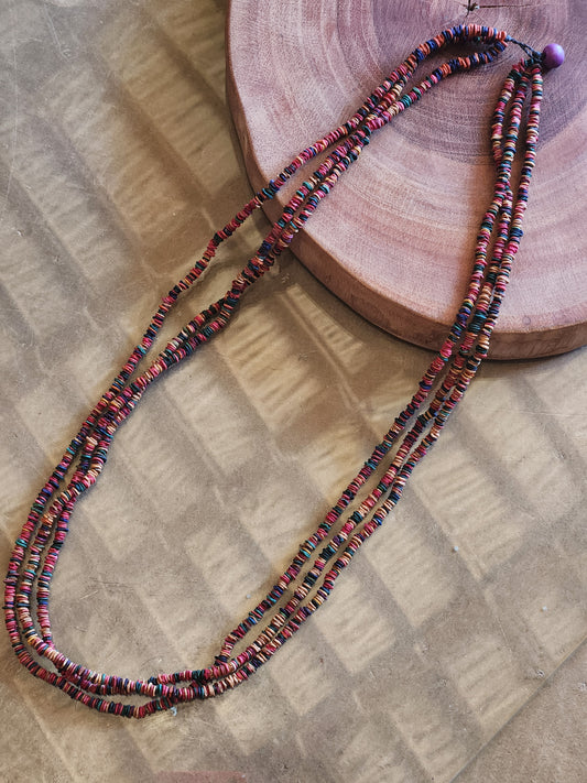 Collier de graines de morototo multicolores 3 lignes et fermeture açai violet - Communauté Jamaraqua