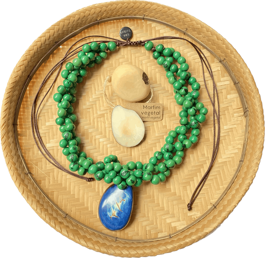 Collier Açai vert feuille et pendentif Jarina bleu