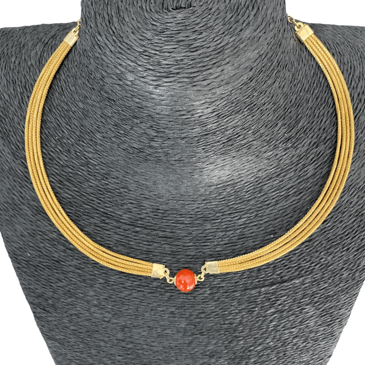 Collier Capim Dourado 4 lignes - pierre naturelle agate cornaline Collier Artisan local travaillant le Capim Dourado dans l'état du Tocantins au centre-est du Brésil 