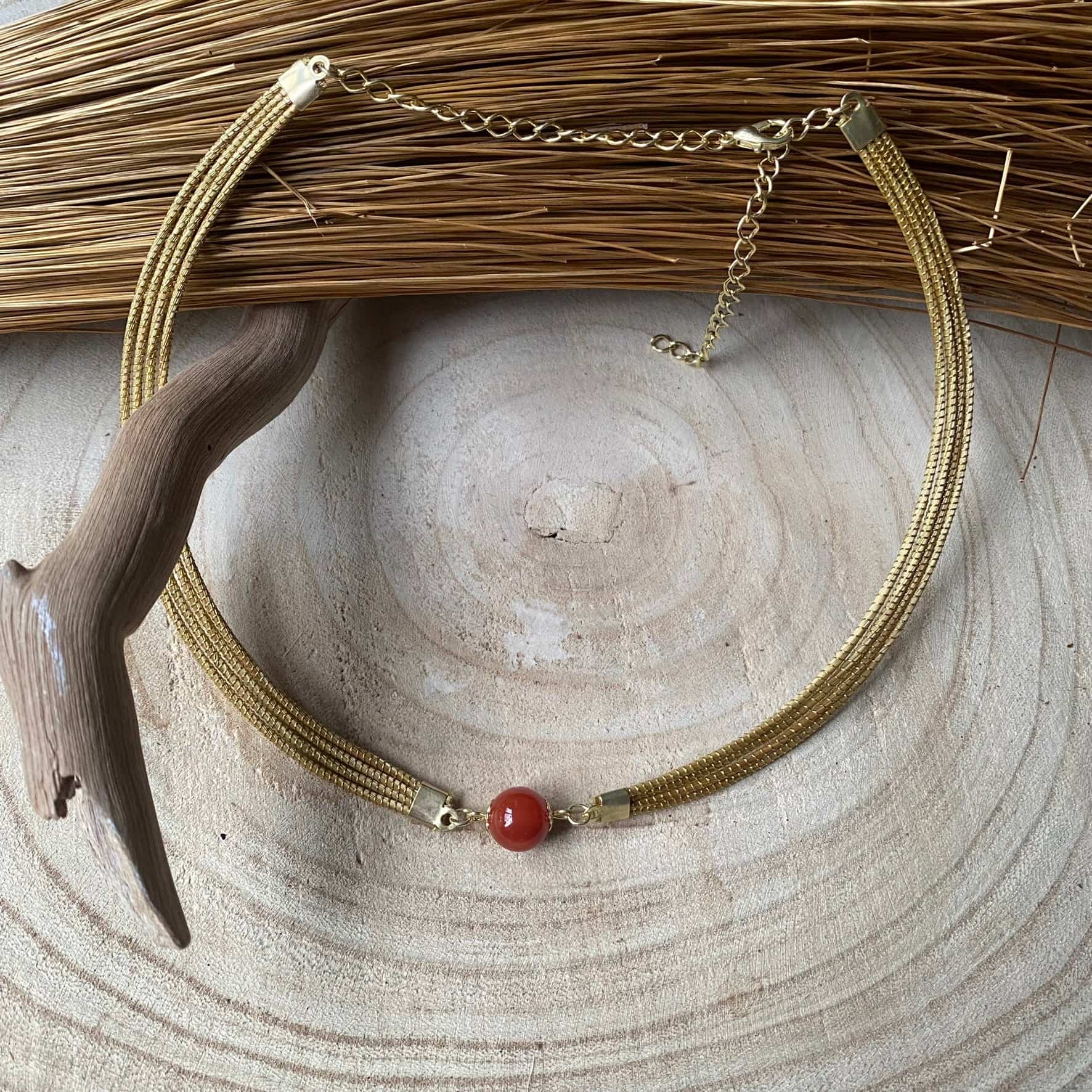 Collier Capim Dourado 4 lignes - pierre naturelle agate cornaline Collier Artisan local travaillant le Capim Dourado dans l'état du Tocantins au centre-est du Brésil 