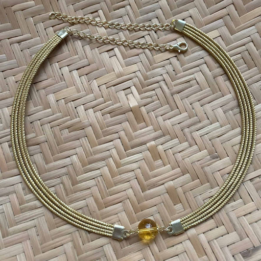 Collier Capim Dourado 4 lignes - pierre naturelle citrine Collier Artisan local travaillant le Capim Dourado dans l'état du Tocantins au centre-est du Brésil 
