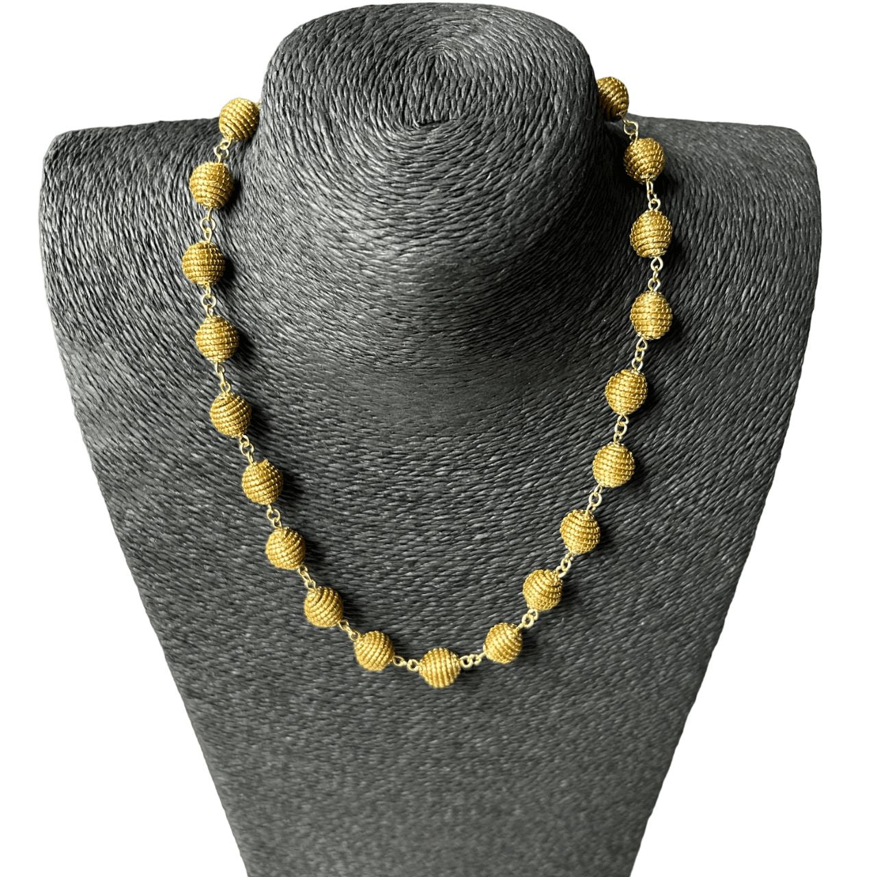 Collier Capim Dourado perles 1 cm Collier Artisan local travaillant le Capim Dourado dans l'état du Tocantins au centre-est du Brésil 