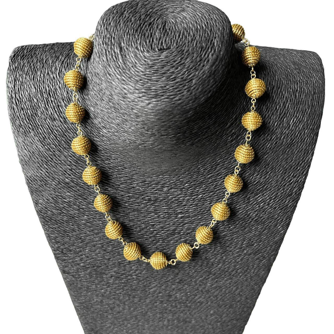 Collier Capim Dourado perles 1,5 cm Collier Artisan local travaillant le Capim Dourado dans l'état du Tocantins au centre-est du Brésil 
