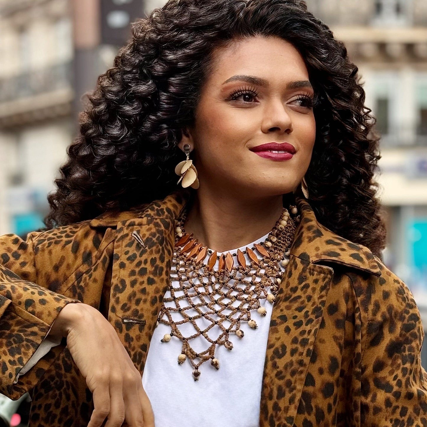 Collier de graines de morototo, açai naturel et bois - Ethnie Sateré Mawé Collier Ethnie Sateré Mawé localisée dans les états de l'Amazonas et du Pará dans le Nord du Brésil. 