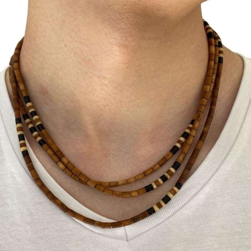 Collier de graines naturelles d'inaja et tucumã - Ethnie Apurina Collier Ethnie Apurina, localisée dans l' état de l' Amazonas au Nord du Brésil. 
