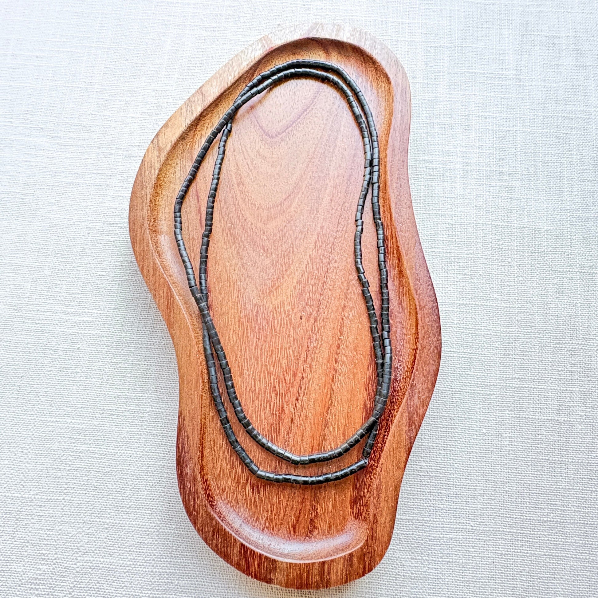 Collier de graines naturelles - Tucuma fin - Ethnie Marubo Collier Ethnie Marubo, localisée dans l'état d'Amazonas au nord du Brésil. 