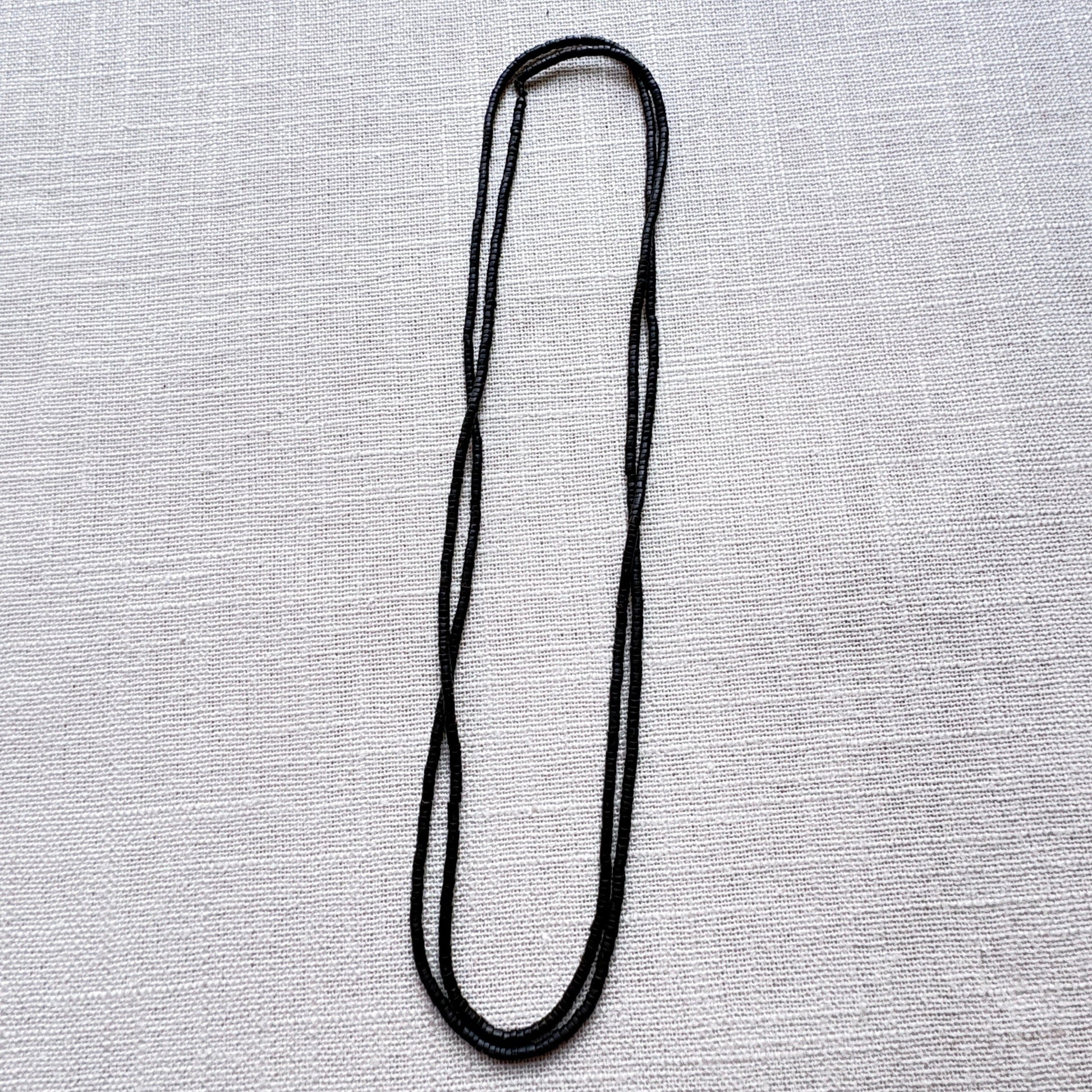 Collier de graines naturelles - Tucuma fin - Ethnie Marubo Collier Ethnie Marubo, localisée dans l'état d'Amazonas au nord du Brésil. 