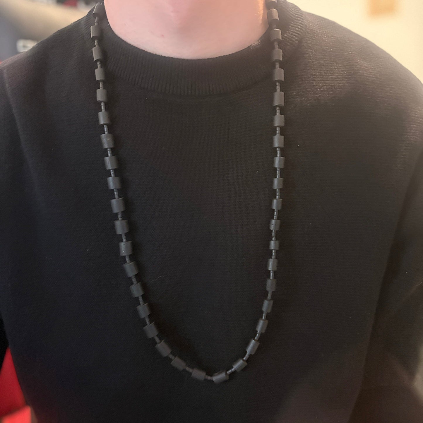 Collier de graines naturelles - Tucuma - Petits cylindres - Ethnie Marubo Collier Ethnie Marubo, localisée dans l'état d'Amazonas au nord du Brésil. 