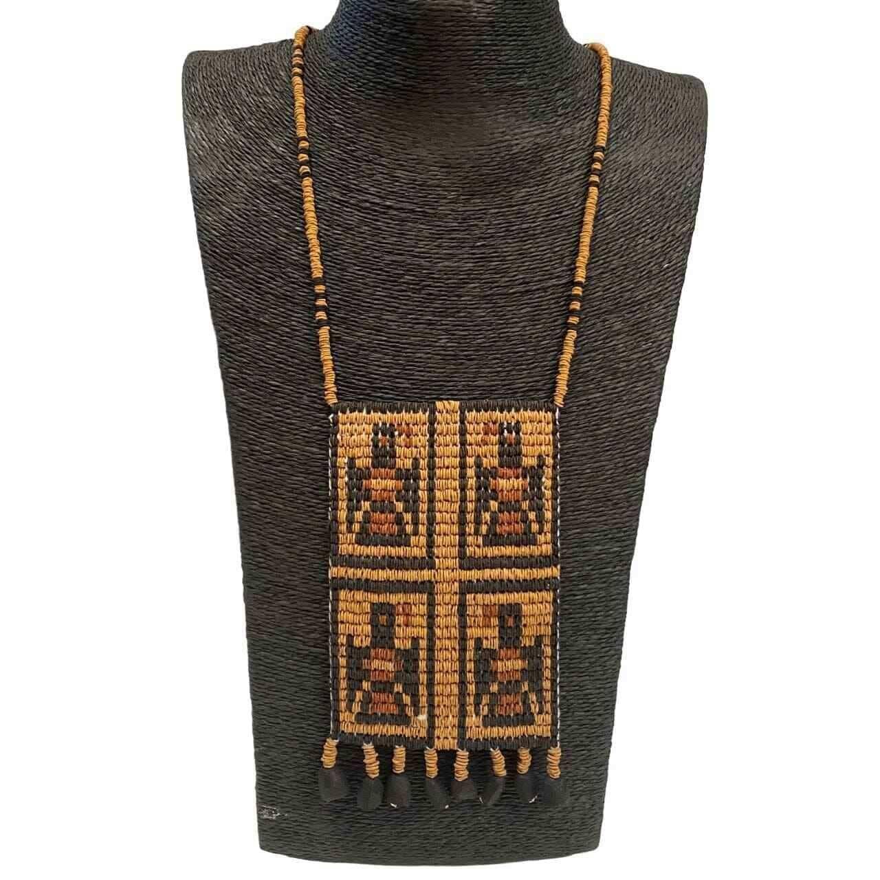 Collier traditionnel - graines naturelles de morototo