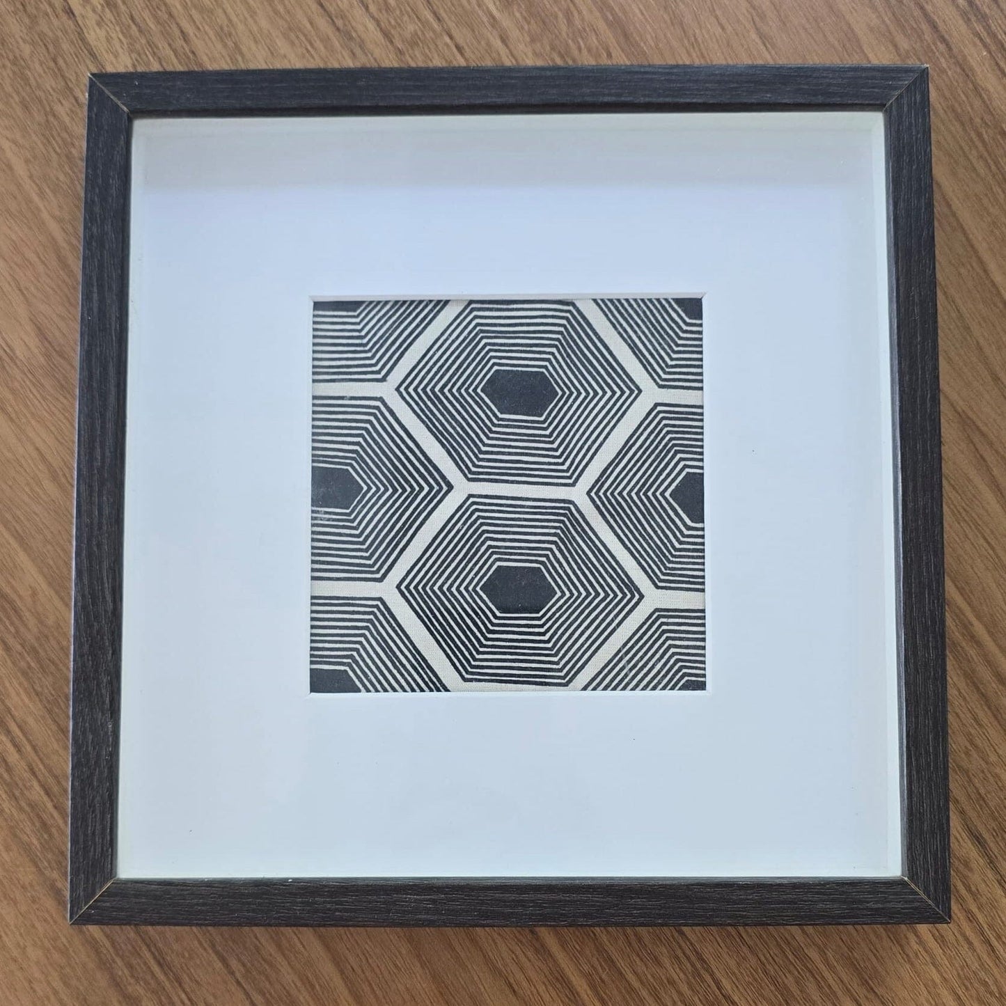 Dessin ethnique sur tissu - Ethnie Assurini Dessin Ethnie Assurini, localisée dans l'état du Pará dans le Nord du Brésil. 