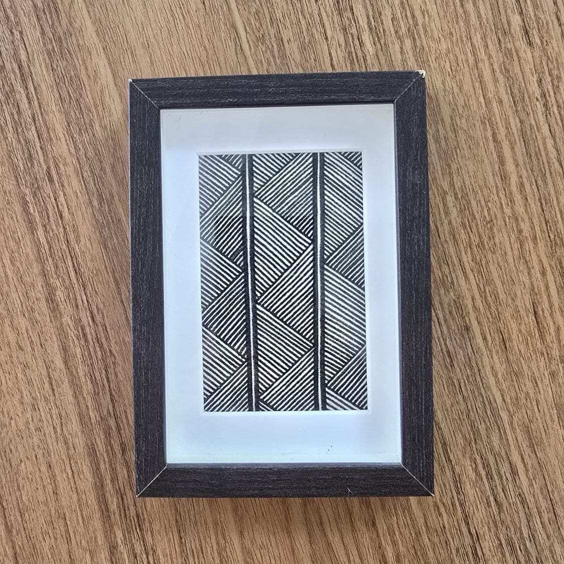 Dessin ethnique sur tissu - Ethnie Assurini Dessin Ethnie Assurini, localisée dans l'état du Pará dans le Nord du Brésil. 