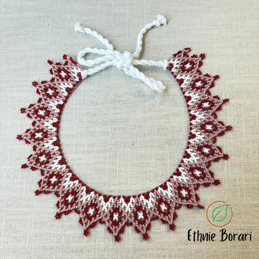 Collier de perles de verre (miçanga) rouge rose et blanc - Ethnie Borari