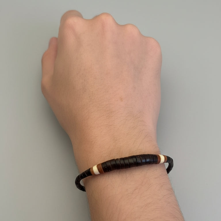 Parure collier et bracelet de graines naturelles de tucumã et jarina - Ethnie Apurina Collier Ethnie Apurina, localisée dans l' état de l' Amazonas au Nord du Brésil. 