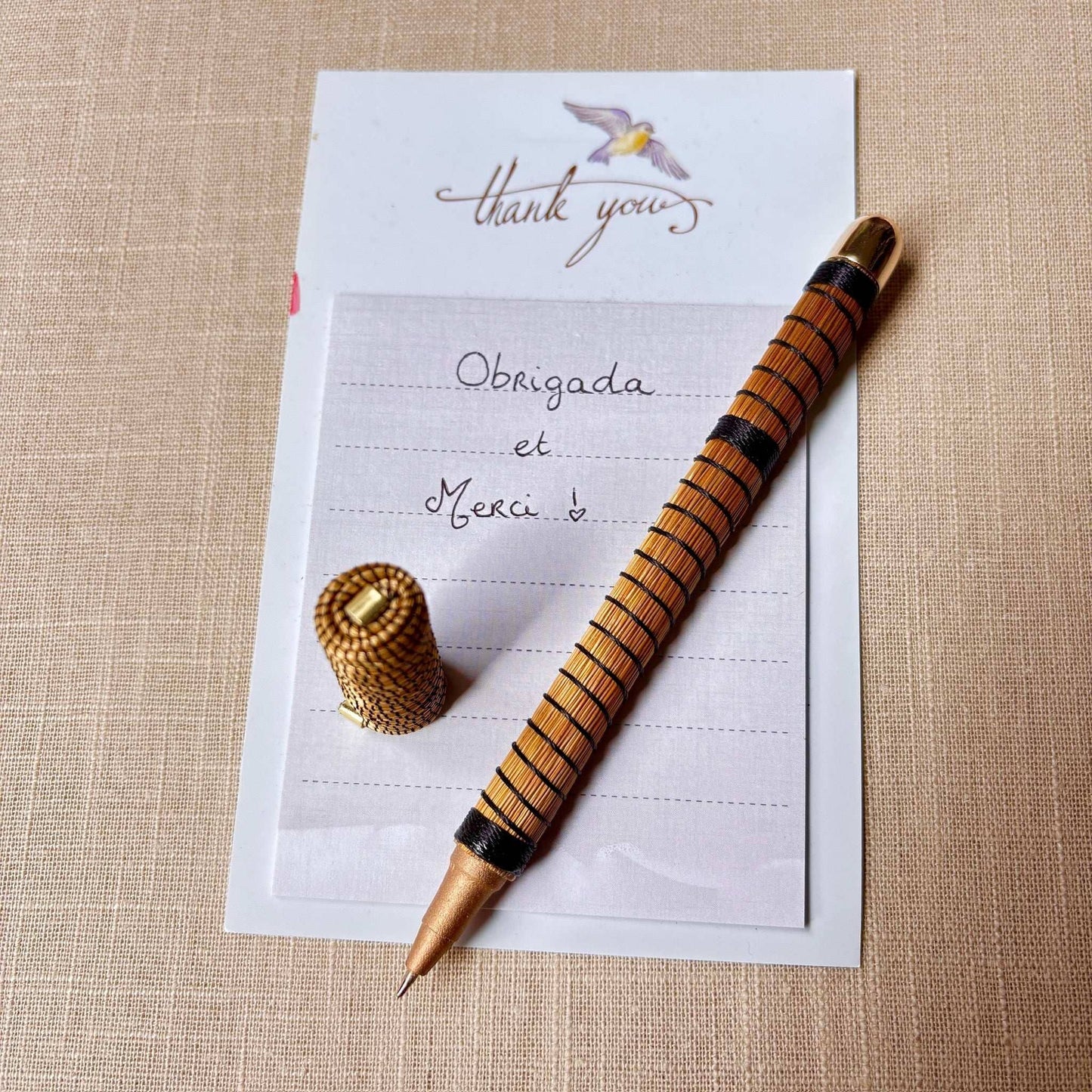Stylo Capim Dourado - Premium - Fil de soie Stylo Artisan local travaillant le Capim Dourado dans l'état du Tocantins au centre-est du Brésil Noir 