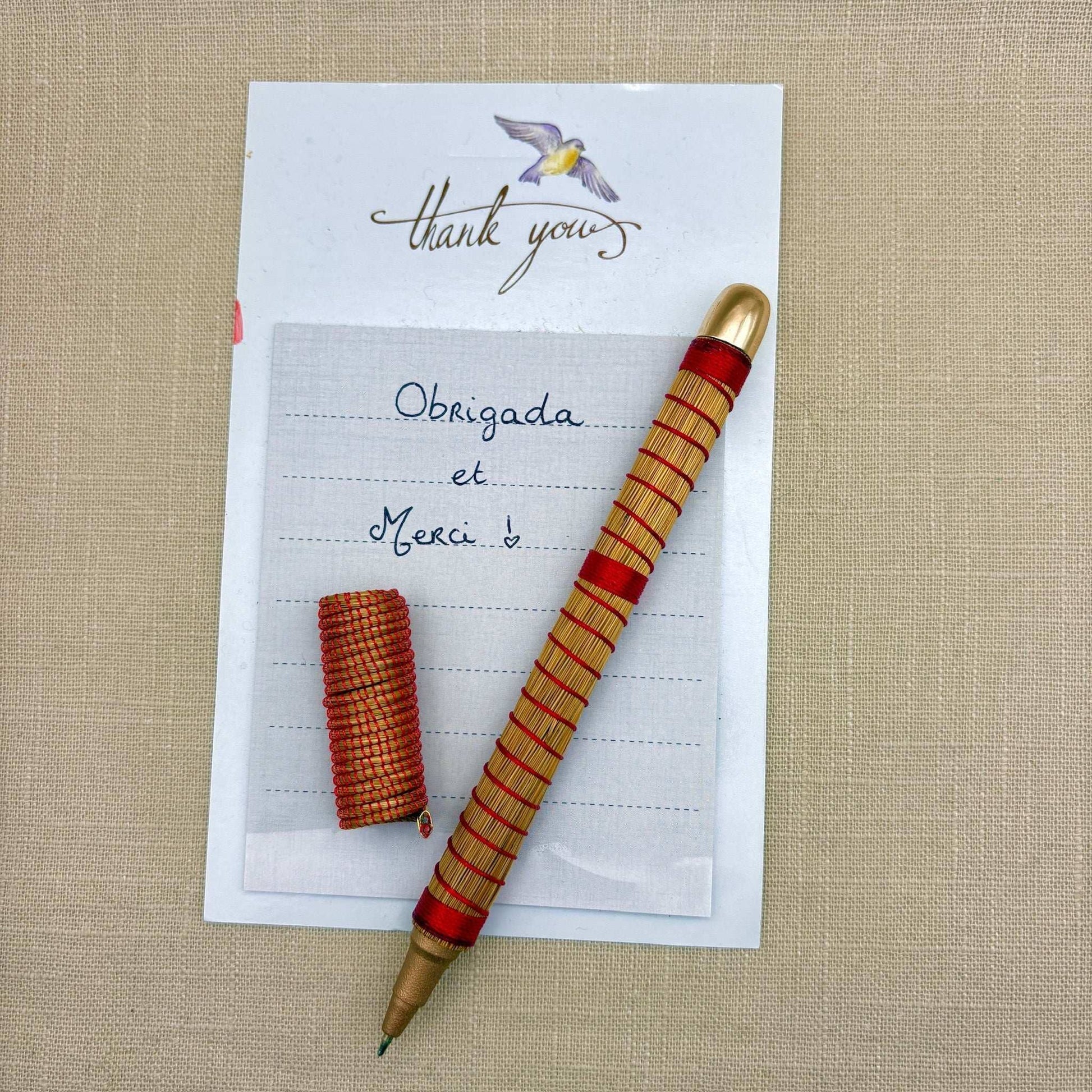 Stylo Capim Dourado - Premium - Fil de soie Stylo Artisan local travaillant le Capim Dourado dans l'état du Tocantins au centre-est du Brésil 